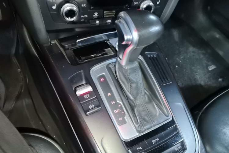 Used Audi A4L 2015 35 TFSI Automatic Comfort Model Gear Lever