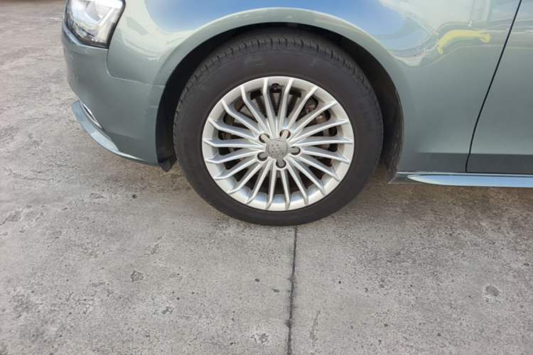 Used Audi A4L 2015 35 TFSI Automatic Comfort Model Left Front Wheel Hub