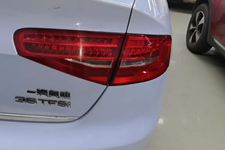 Used Audi A4L 2015 35 TFSI Automatic Comfort Model Right Rear Taillight