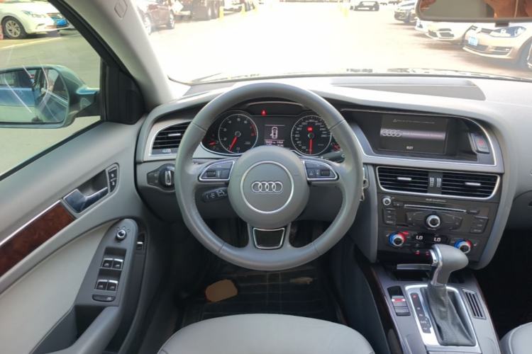 Used Audi A4L 2015 35 TFSI Automatic Comfort Model Steering Wheel