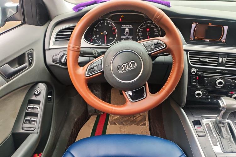 Used Audi A4L 2015 35 TFSI Automatic Standard Model Steering Wheel
