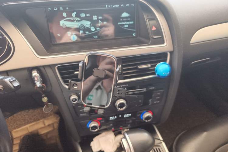 Used Audi A4L 2015 35 TFSI Automatic Standard Model Audio And AC Panel