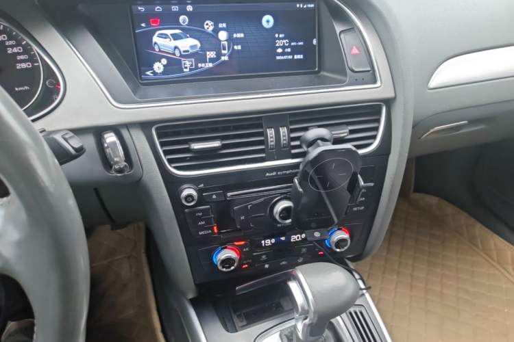 Used Audi A4L 2015 35 TFSI Automatic Standard Model Audio And AC Panel