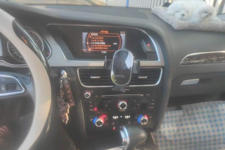 Used Audi A4L 2015 35 TFSI Automatic Comfort Model Audio And AC Panel