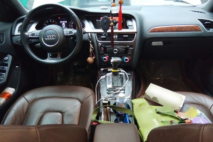 Used Audi A4L 2015 35 TFSI Automatic Comfort Model Center Console