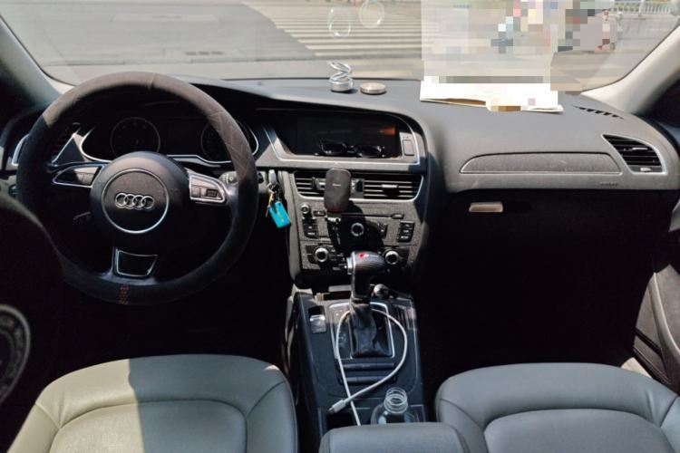 Used Audi A4L 2015 35 TFSI Automatic Standard Model Center Console