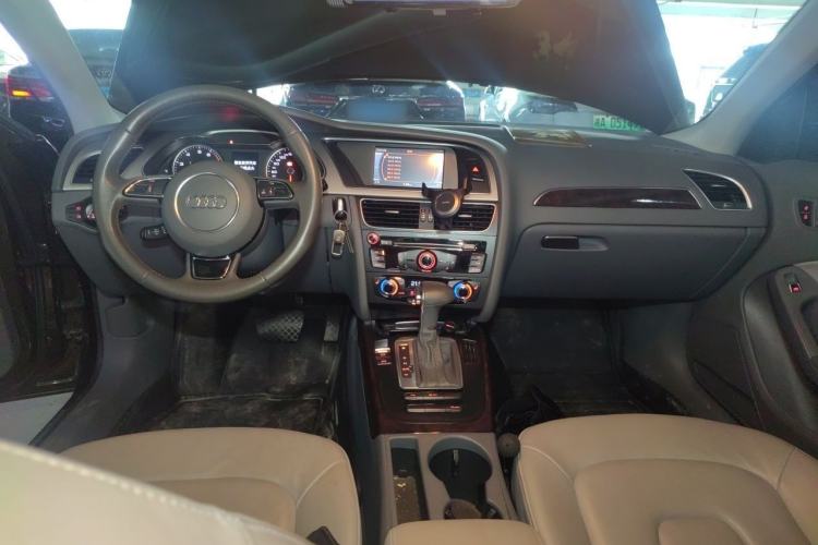 Used Audi A4L 2015 35 TFSI Automatic Comfort Model Center Console