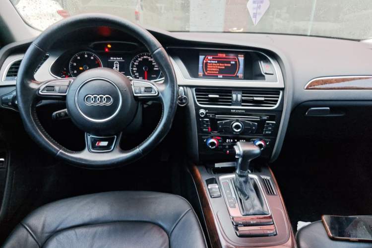 Used Audi A4L 2015 35 TFSI Automatic Comfort Model Center Console