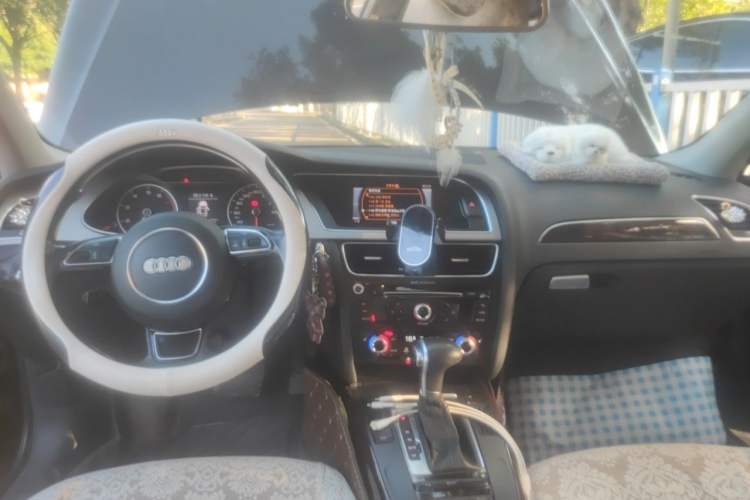 Used Audi A4L 2015 35 TFSI Automatic Comfort Model Center Console