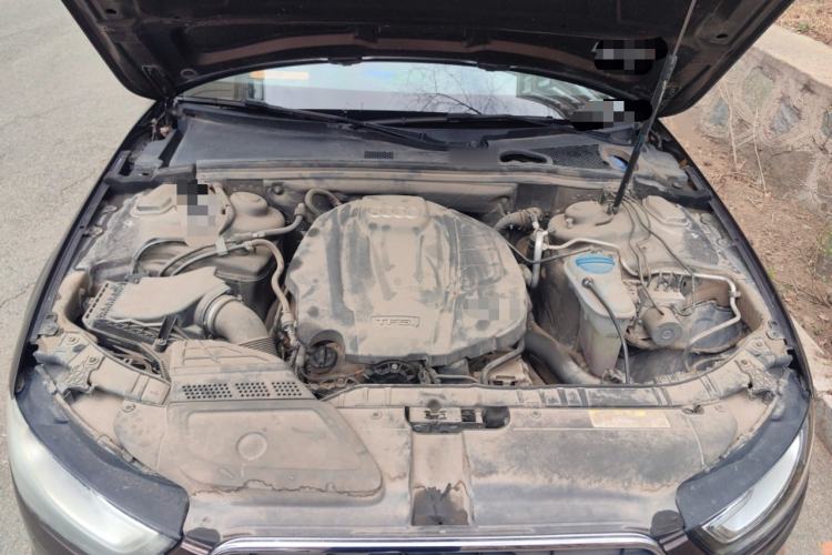 Used Audi A4L 2015 35 TFSI Automatic Standard Model Engine Bay