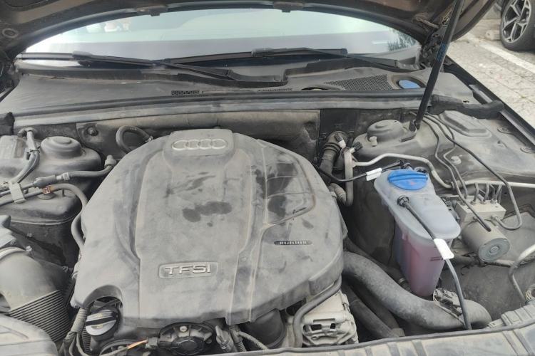 Used Audi A4L 2015 35 TFSI Automatic Standard Model Engine Bay