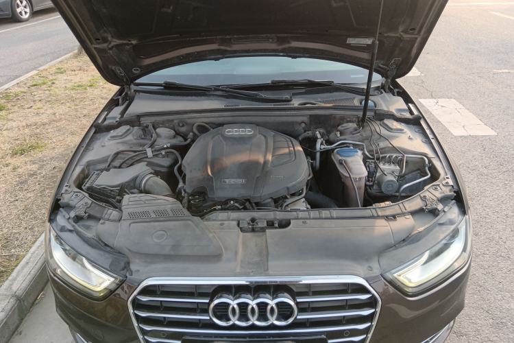 Used Audi A4L 2015 35 TFSI Automatic Standard Model Engine Bay
