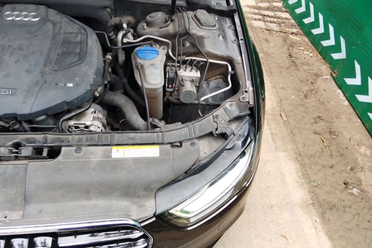 Used Audi A4L 2015 35 TFSI Automatic Comfort Model Engine Bay Left