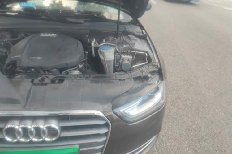 Used Audi A4L 2015 35 TFSI Automatic Comfort Model Engine Bay Left