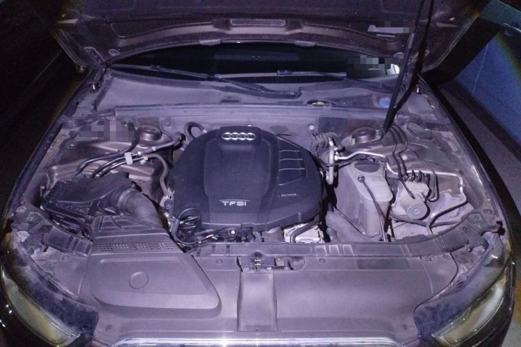 Used Audi A4L 2015 35 TFSI Automatic Comfort Model Engine Bay