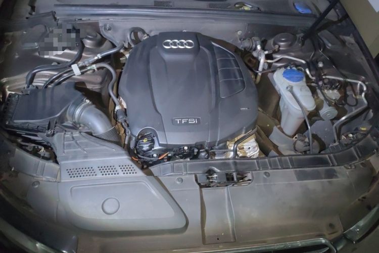 Used Audi A4L 2015 35 TFSI Automatic Standard Model Engine Bay