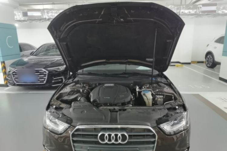Used Audi A4L 2015 35 TFSI Automatic Standard Model Engine Bay