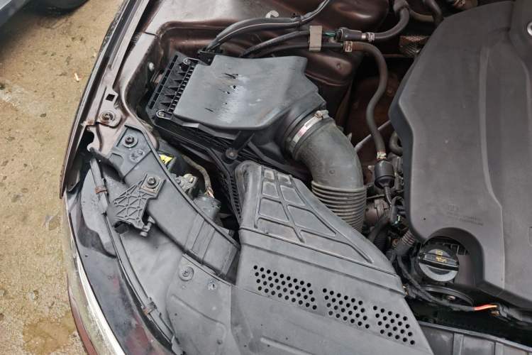 Used Audi A4L 2015 35 TFSI Automatic Comfort Model Engine Bay Right