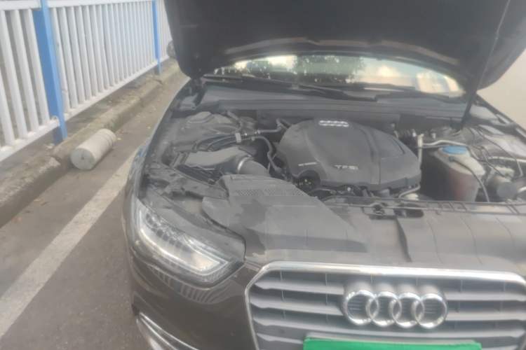 Used Audi A4L 2015 35 TFSI Automatic Comfort Model Engine Bay Right