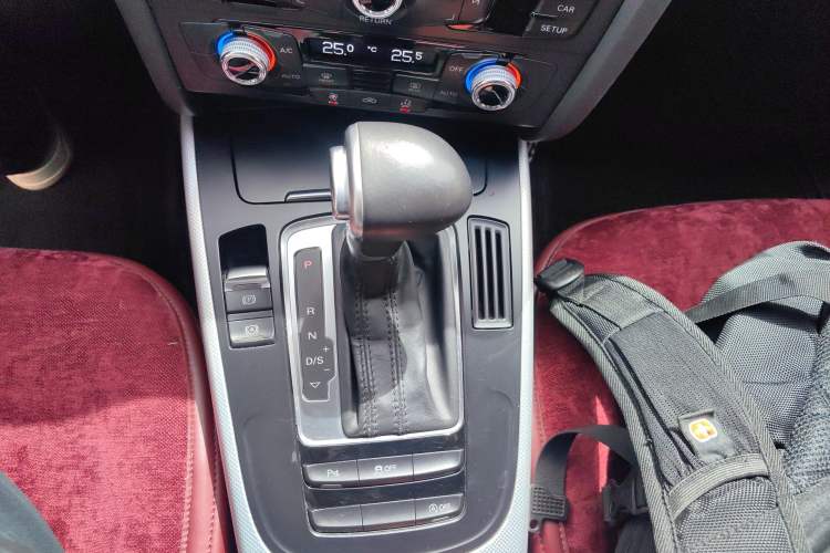 Used Audi A4L 2015 35 TFSI Automatic Standard Model Gear Lever
