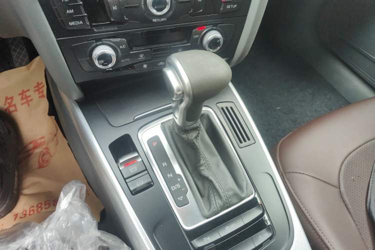 Used Audi A4L 2015 35 TFSI Automatic Standard Model Gear Lever