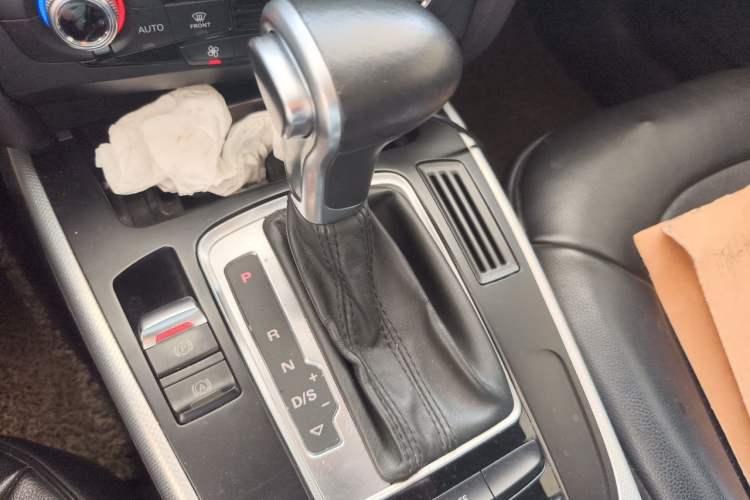 Used Audi A4L 2015 35 TFSI Automatic Standard Model Gear Lever