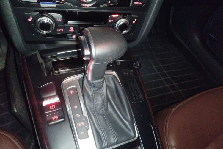 Used Audi A4L 2015 35 TFSI Automatic Comfort Model Gear Lever