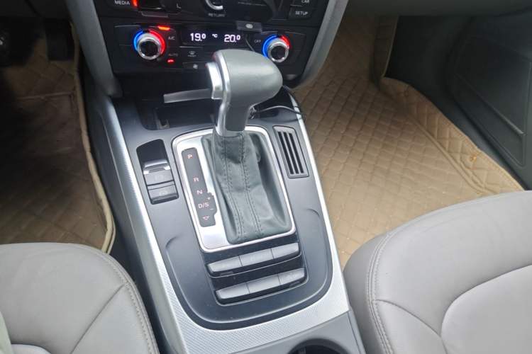Used Audi A4L 2015 35 TFSI Automatic Standard Model Gear Lever