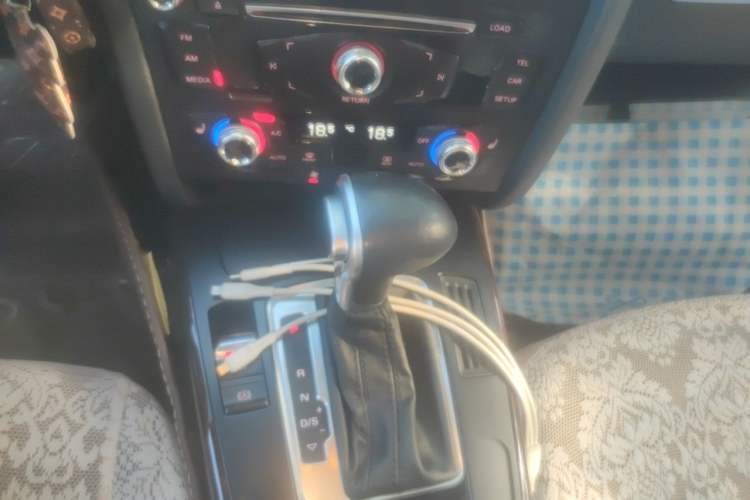 Used Audi A4L 2015 35 TFSI Automatic Comfort Model Gear Lever