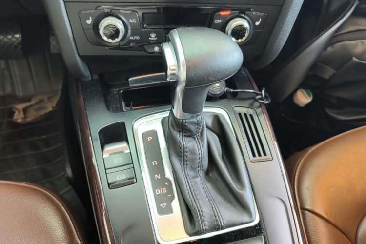 Used Audi A4L 2015 35 TFSI Automatic Comfort Model Gear Lever