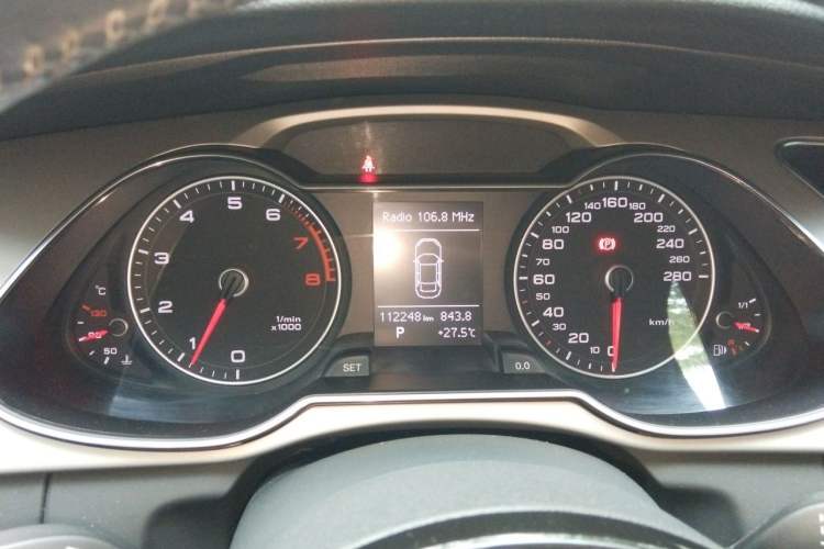 Used Audi A4L 2015 35 TFSI Automatic Comfort Model Instrument Cluster