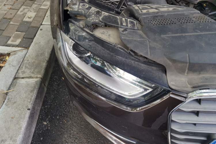 Used Audi A4L 2015 35 TFSI Automatic Comfort Model Right Front Headlight