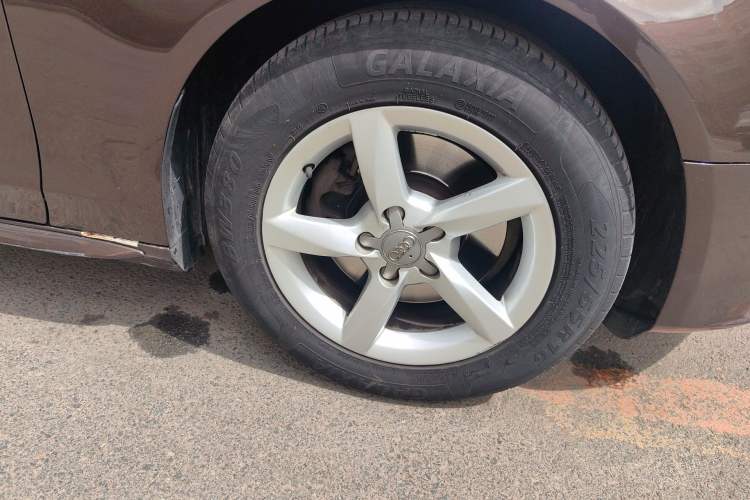 Used Audi A4L 2015 35 TFSI Automatic Standard Model Right Front Wheel Hub