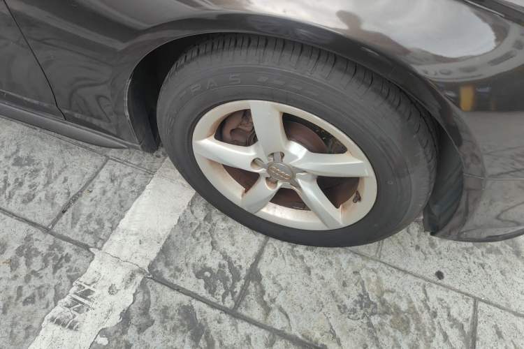 Used Audi A4L 2015 35 TFSI Automatic Standard Model Right Front Wheel Hub