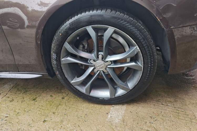Used Audi A4L 2015 35 TFSI Automatic Comfort Model Right Front Wheel Hub