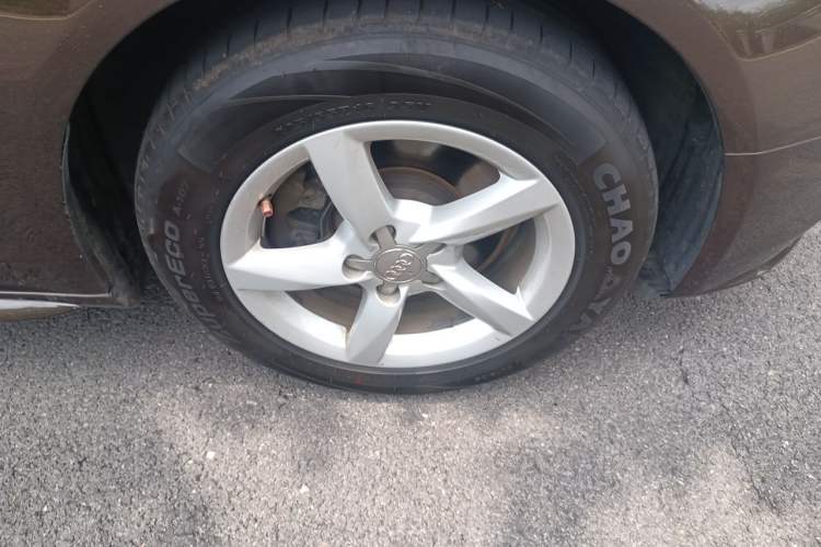 Used Audi A4L 2015 35 TFSI Automatic Standard Model Right Front Wheel Hub