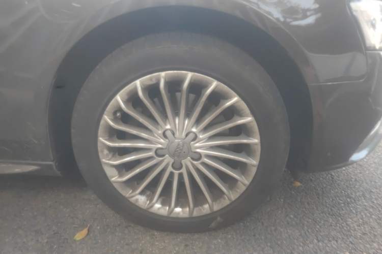 Used Audi A4L 2015 35 TFSI Automatic Comfort Model Right Front Wheel Hub