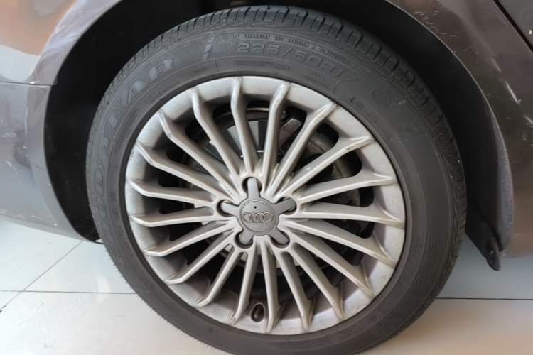 Used Audi A4L 2015 35 TFSI Automatic Comfort Model Right Rear Wheel Hub