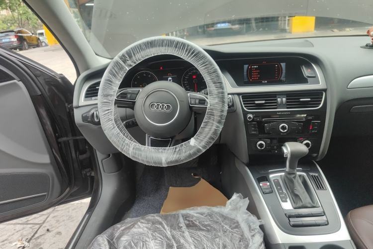 Used Audi A4L 2015 35 TFSI Automatic Standard Model Steering Wheel