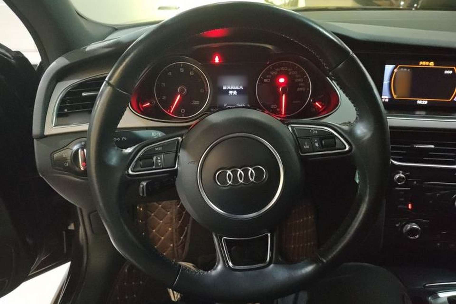Used Audi A4L 2015 35 TFSI Automatic Comfort Model Steering Wheel
