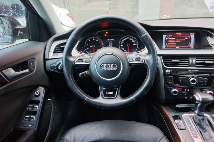 Used Audi A4L 2015 35 TFSI Automatic Comfort Model Steering Wheel
