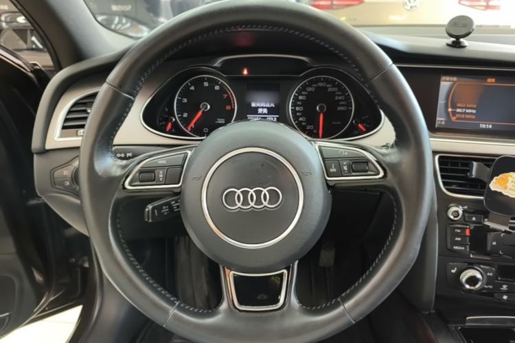 Used Audi A4L 2015 35 TFSI Automatic Comfort Model Steering Wheel
