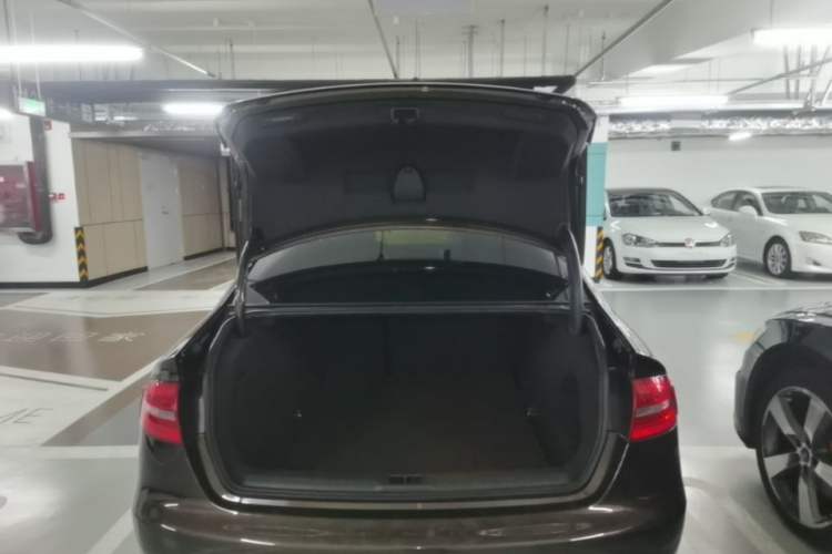Used Audi A4L 2015 35 TFSI Automatic Standard Model Trunk