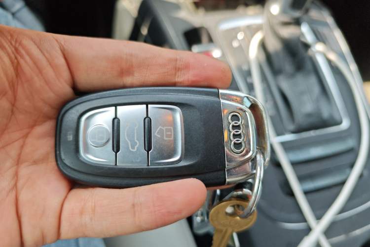 Used Audi A4L 2015 35 TFSI Automatic Standard Model Vehicle Key