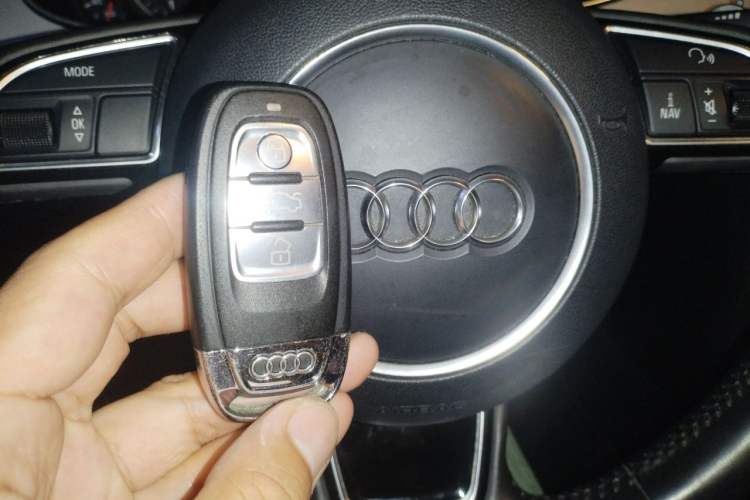 Used Audi A4L 2015 35 TFSI Automatic Comfort Model Vehicle Key
