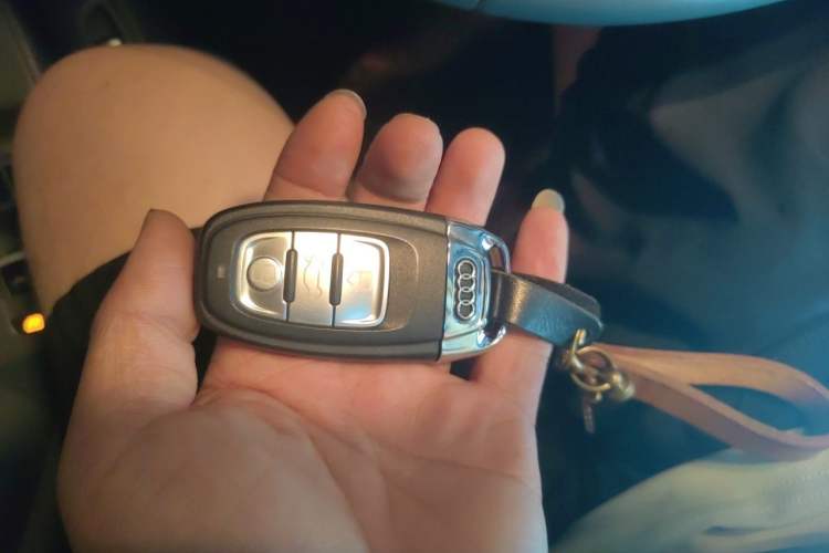 Used Audi A4L 2015 35 TFSI Automatic Standard Model Vehicle Key