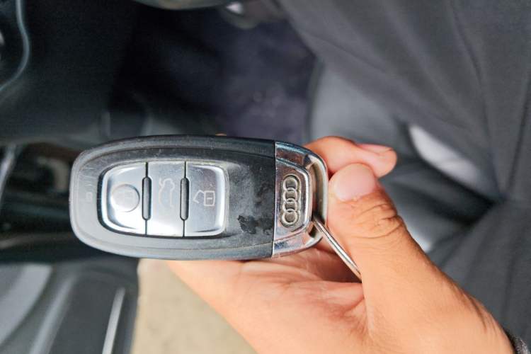 Used Audi A4L 2015 35 TFSI Automatic Comfort Model Vehicle Key