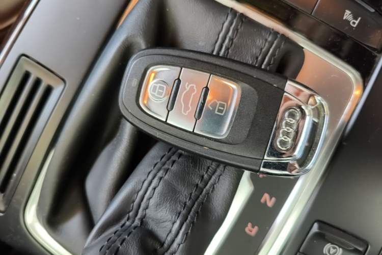 Used Audi A4L 2015 35 TFSI Automatic Comfort Model Vehicle Key