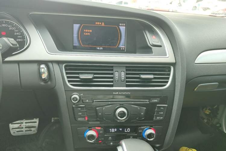 Used Audi A4L 2015 45 TFSI quattro Individual Sport Edition Audio And AC Panel