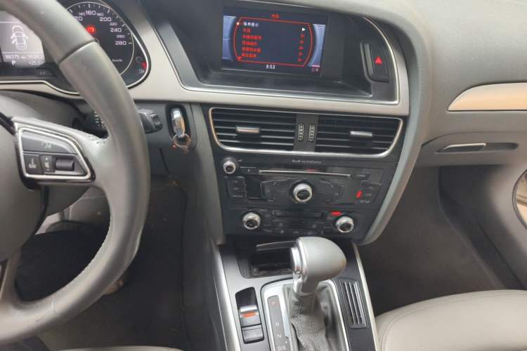 Used Audi A4L 2015 35 TFSI Automatic Standard Model Audio And AC Panel